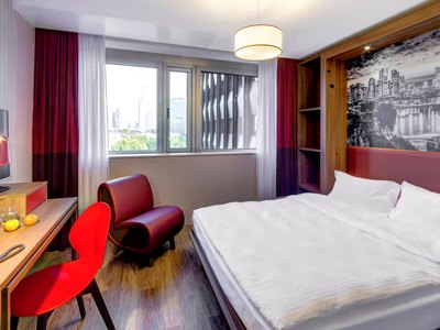 standard bedroom - hotel aparthotel adagio frankfurt city messe - frankfurt, germany
