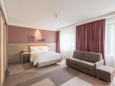 bedroom 3 - hotel hampton by hilton city centre east - frankfurt, germany