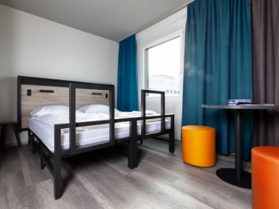 bedroom - hotel a and o frankfurt ostend - frankfurt, germany