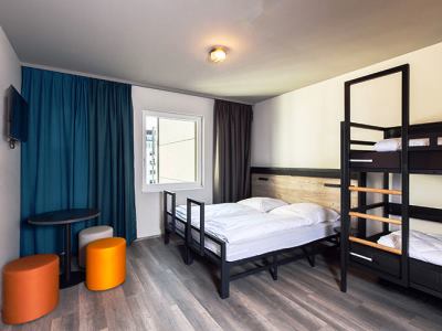 bedroom 1 - hotel a and o frankfurt ostend - frankfurt, germany