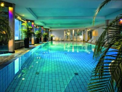 indoor pool - hotel maritim frankfurt - frankfurt, germany