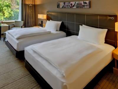 bedroom 1 - hotel hilton frankfurt city centre - frankfurt, germany