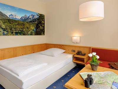 bedroom 1 - hotel mercure - garmisch partenkirchen, germany