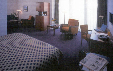 standard bedroom - hotel radisson blu - hanover, germany
