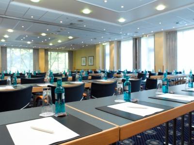 conference room - hotel leonardo hannover airport - hanover, germany