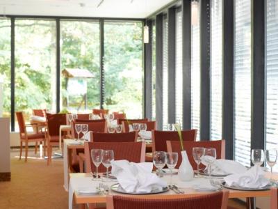 restaurant - hotel leonardo hannover airport - hanover, germany