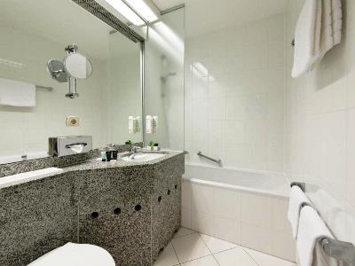bathroom - hotel leonardo heidelberg city center - heidelberg, germany
