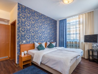 bedroom 2 - hotel bayrischer hof - heidelberg, germany