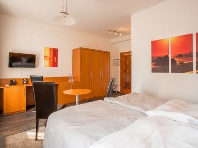 bedroom 3 - hotel bayrischer hof - heidelberg, germany