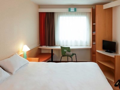 bedroom 2 - hotel ibis heilbronn city - heilbronn, germany