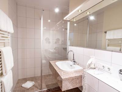 bathroom - hotel das wiesgauer - alpenhotel inzell - inzell, germany
