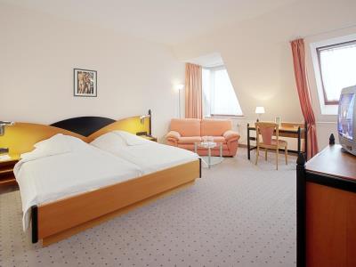 bedroom - hotel tryp by wyndham kassel city centre - kassel, germany