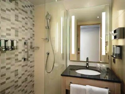 bathroom - hotel hampton by hilton kiel - kiel, germany