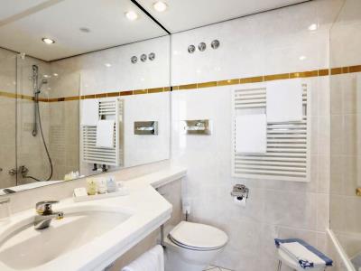 bathroom 2 - hotel bayerischer hof - lindau, germany