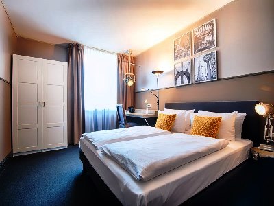 bedroom - hotel nyx hotel mannheim - mannheim, germany