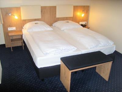 bedroom 1 - hotel daniel - munich, germany