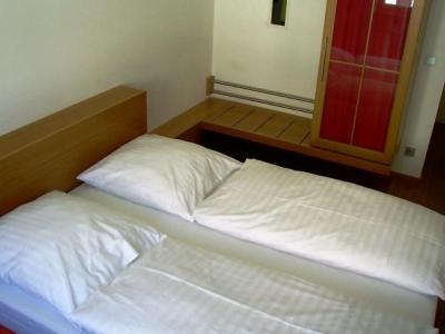 standard bedroom - hotel creatif elephant munich - munich, germany