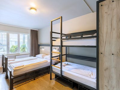bedroom 2 - hotel a and o munich hackerbruecke - munich, germany
