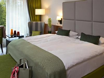 bedroom 2 - hotel kempinski hotel frankfurt gravenbruch - neu-isenburg, germany