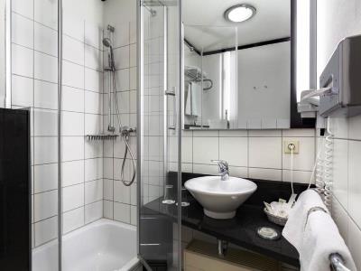 bathroom - hotel best western nuernberg city west - nuremberg, germany