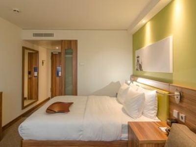 bedroom 2 - hotel hampton by hilton city centre - nuremberg, germany
