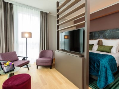 bedroom 2 - hotel leonardo royal hotel nuremberg - nuremberg, germany