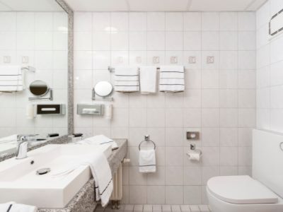 bathroom 1 - hotel novina hotel sudwestpark - nuremberg, germany