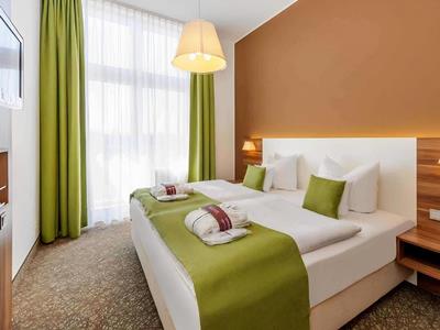 bedroom - hotel plaza inn regensburg - regensburg, germany