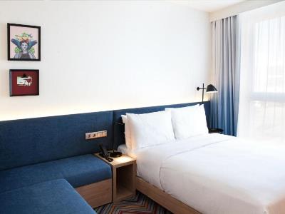bedroom 4 - hotel hampton by hilton regensburg - regensburg, germany