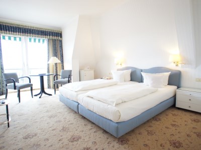 bedroom - hotel eisenhut - rothenburg, germany