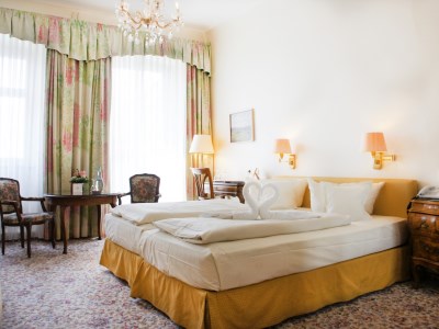bedroom 3 - hotel eisenhut - rothenburg, germany