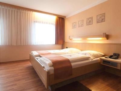 bedroom 2 - hotel rothenburger hof - rothenburg, germany