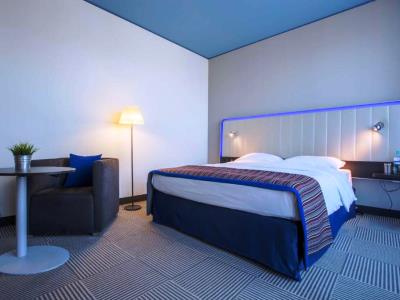 bedroom 2 - hotel park inn by radisson stuttgart - stuttgart, germany