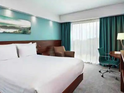 bedroom - hotel hampton by hilton stuttgart city centre - stuttgart, germany