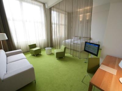 bedroom 4 - hotel wyndham garden berlin mitte - berlin, germany