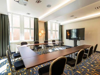 conference room - hotel leonardo royal berlin alexanderplatz - berlin, germany
