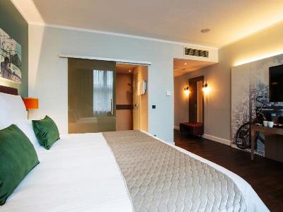 bedroom 3 - hotel leonardo royal berlin alexanderplatz - berlin, germany