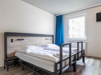 bedroom - hotel a and o berlin hauptbahnhof - berlin, germany