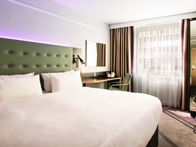 bedroom - hotel premier inn berlin city centre - berlin, germany