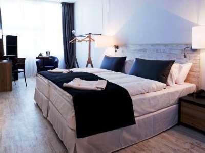 bedroom 2 - hotel catalonia berlin mitte - berlin, germany