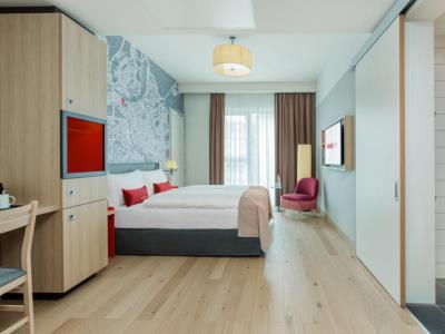 bedroom 1 - hotel intercityhotel wiesbaden - wiesbaden, germany