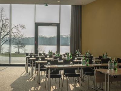 conference room - hotel courtyard wolfsburg - wolfsburg, germany