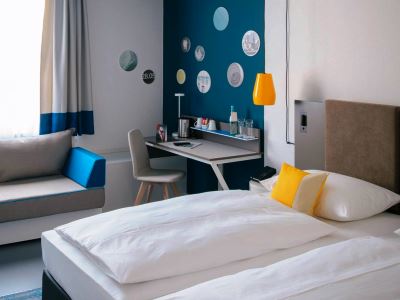 bedroom 3 - hotel vienna house easy by wyndham neckarsulm - neckarsulm, germany