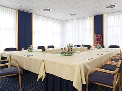 conference room - hotel amedia hotel dresden elbpromenade - dresden, germany