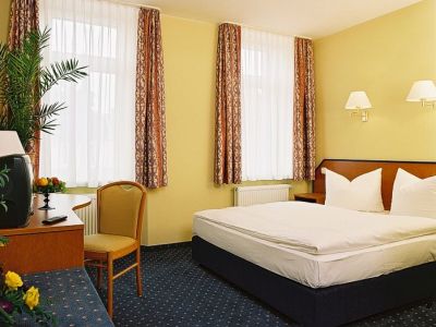 bedroom 1 - hotel amadeus - dresden, germany