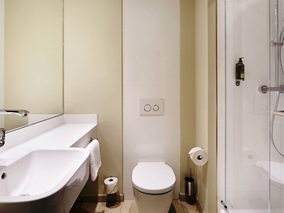 bathroom - hotel premier inn leipzig city oper - leipzig, germany