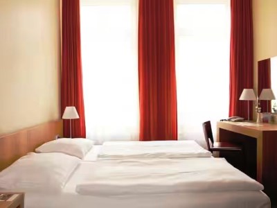 bedroom 1 - hotel vienna house easy by wyndham rostock - rostock, germany