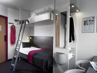 bedroom 3 - hotel cabinn city - copenhagen, denmark