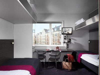 bedroom 4 - hotel cabinn city - copenhagen, denmark