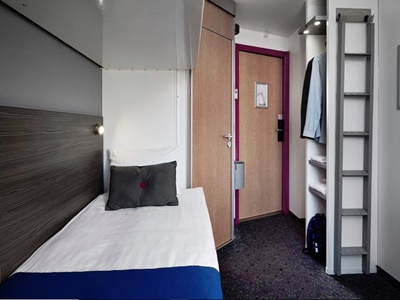 bedroom 5 - hotel cabinn copenhagen - copenhagen, denmark